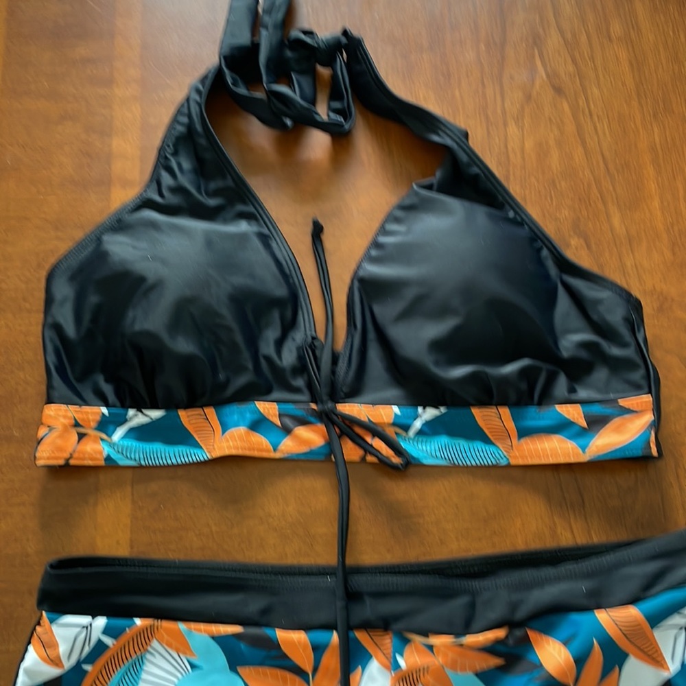 Women’s swimsuit two piece - Picture 3 of 6